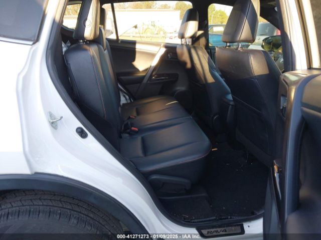 JTMNFREV4JD118964 Toyota RAV4 SE