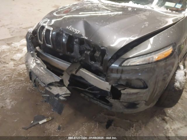 1C4PJMCB5GW205496 Jeep Cherokee Latitude