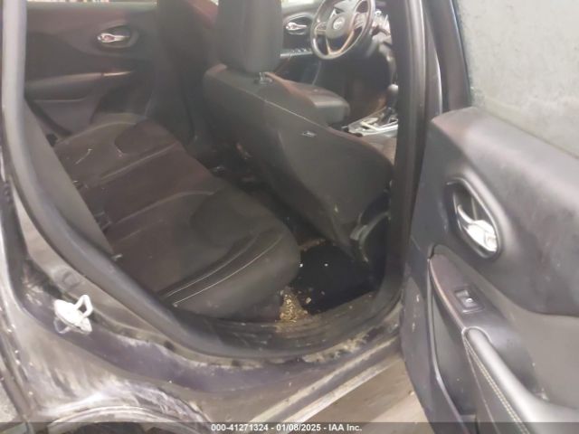1C4PJMCB5GW205496 Jeep Cherokee Latitude