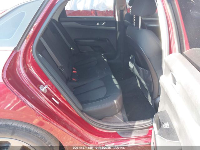 5XXG14J21NG103825 KIA K5 LXS