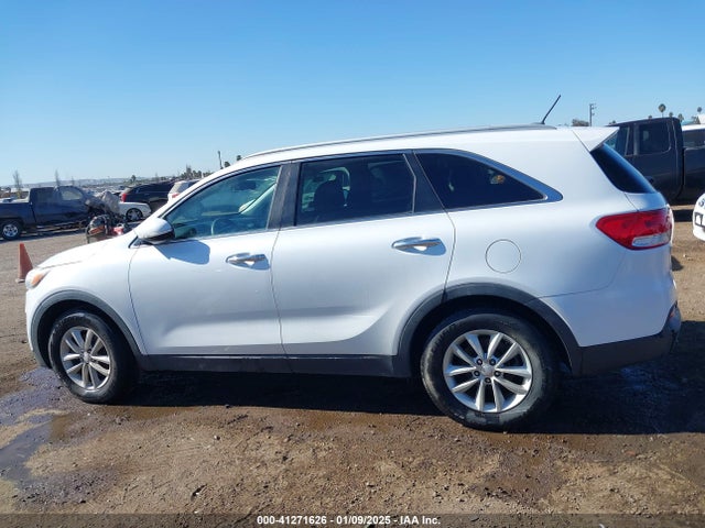 KIA Sorento 2017 5XYPG4A58HG224795 Image 14