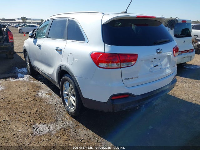 KIA Sorento 2017 5XYPG4A58HG224795 Image 3