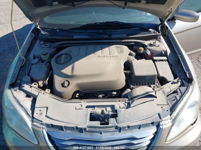 1C3CCBAG9EN171095 Chrysler 200 LX