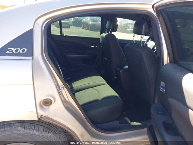 1C3CCBAG9EN171095 Chrysler 200 LX