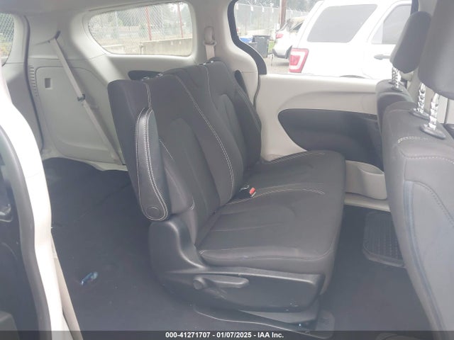 2C4RC1AG2LR209539 Chrysler Voyager L