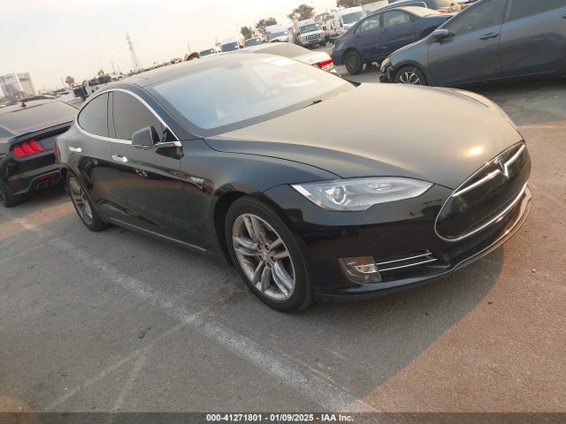 2013 TESLA MODEL S 5YJSA1CN3DFP06986 Photo 0