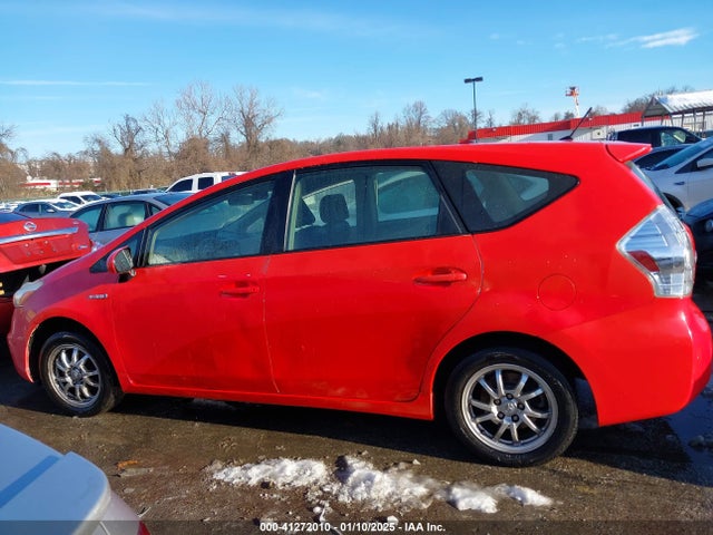 Toyota Prius V Two 2014 JTDZN3EU7EJ013898 Image 14