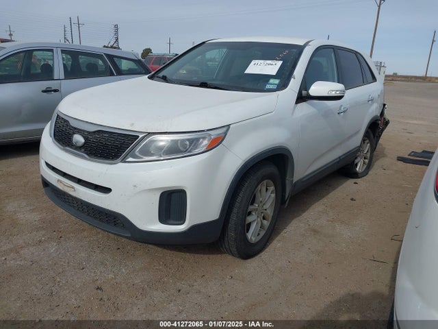 KIA SORENTO LX 2014 5XYKT3A69EG547189 Image 2