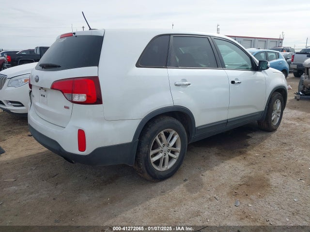 KIA SORENTO LX 2014 5XYKT3A69EG547189 Image 4