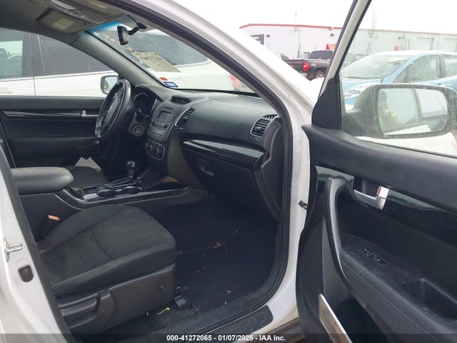 KIA SORENTO LX 2014 5XYKT3A69EG547189 Image 5