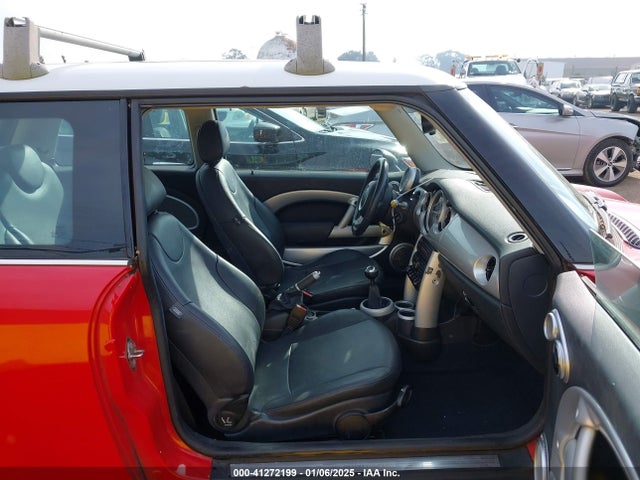 2006 MINI COOPER WMWRC33586TK71223 Photo 4