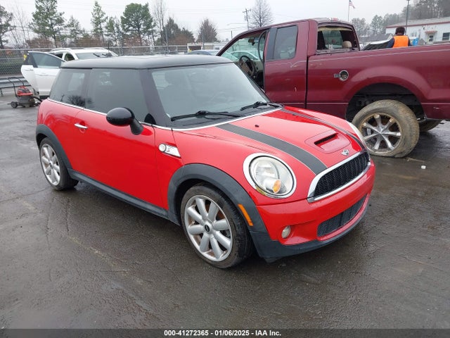 2010 MINI COOPER S WMWMF7C56ATX43839 Photo 0