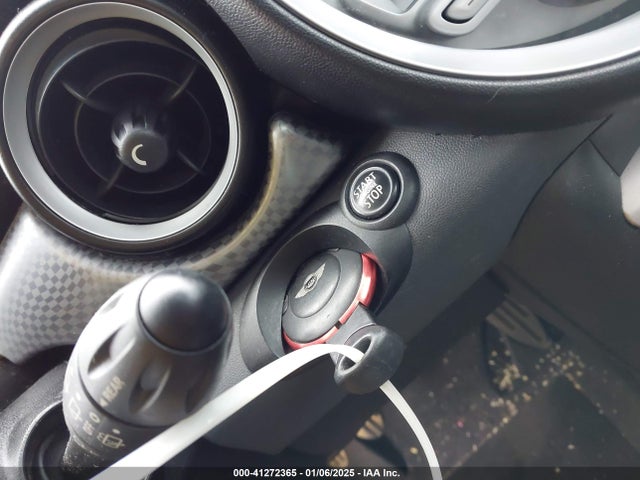 2010 MINI COOPER S WMWMF7C56ATX43839 Photo 10