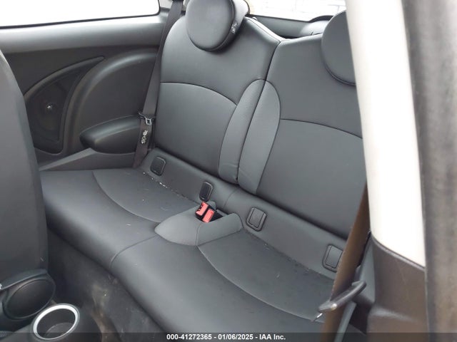 2010 MINI COOPER S WMWMF7C56ATX43839 Photo 7