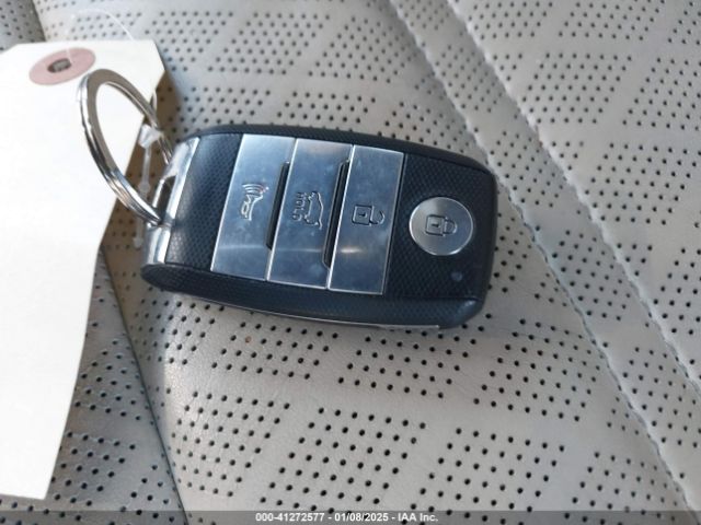 5XYPK4A52HG304494 KIA Sorento 3.3l Sxl