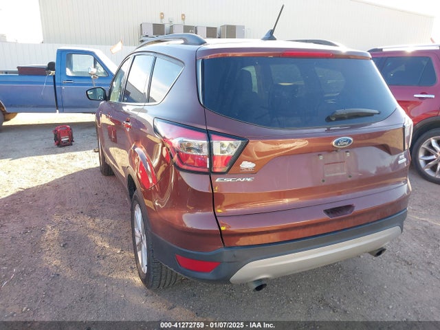 Ford ESCAPE SE 2018 1FMCU0GD5JUA09583 Image 3