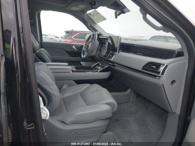 5LMJJ2LT9MEL06022 Lincoln Navigator Reserve