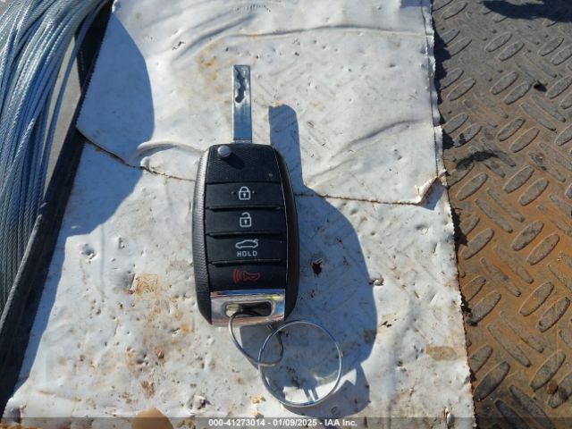 5XXGT4L39LG409992 KIA Optima Lx