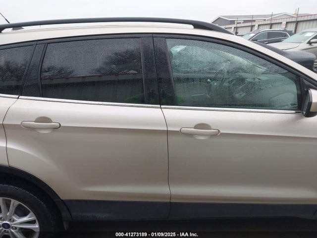 1FMCU0HD1JUC04627 Ford ESCAPE SEL
