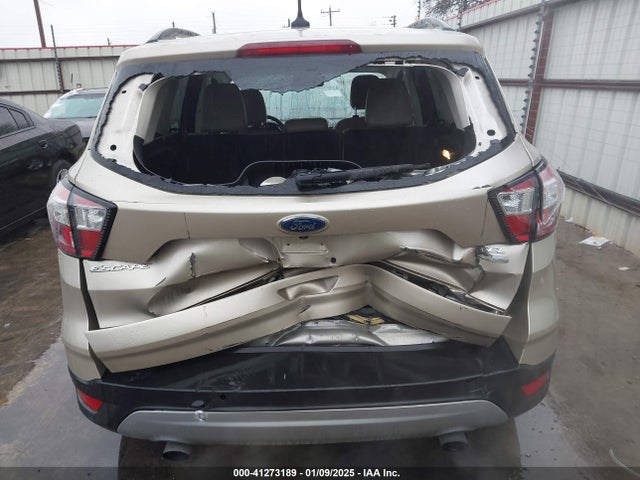 1FMCU0HD1JUC04627 Ford ESCAPE SEL