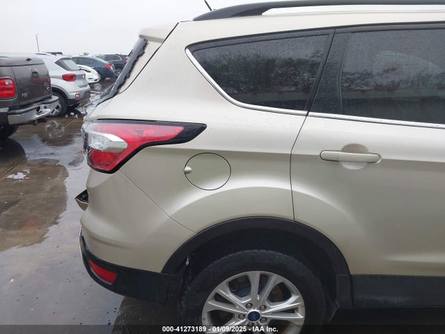1FMCU0HD1JUC04627 Ford ESCAPE SEL
