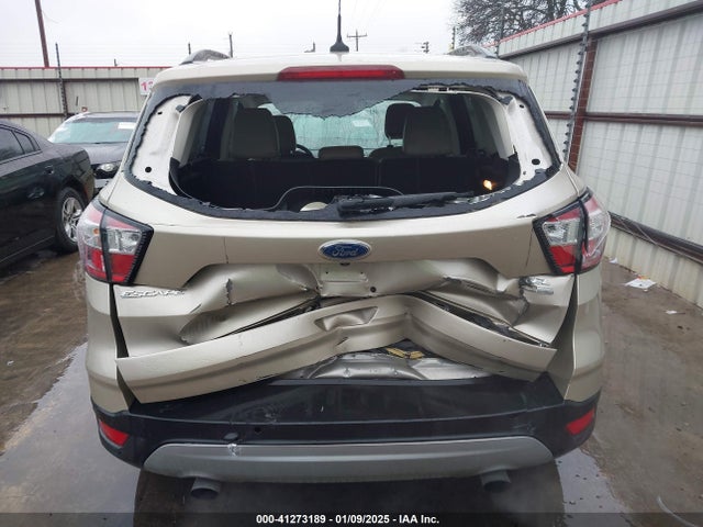 1FMCU0HD1JUC04627 Ford ESCAPE SEL