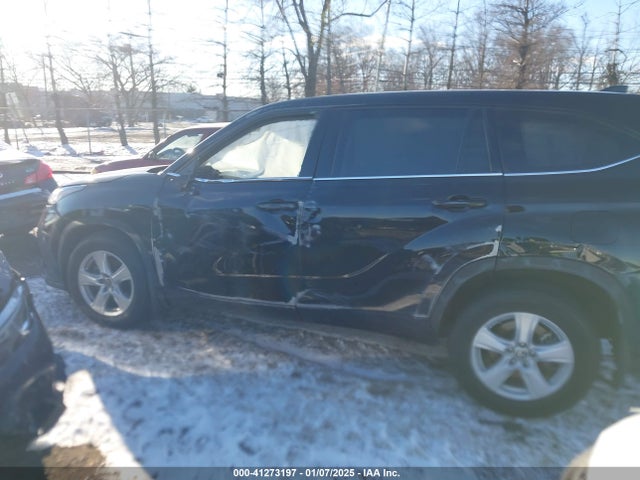 5TDBZRBH7NS574122 Toyota Highlander Le