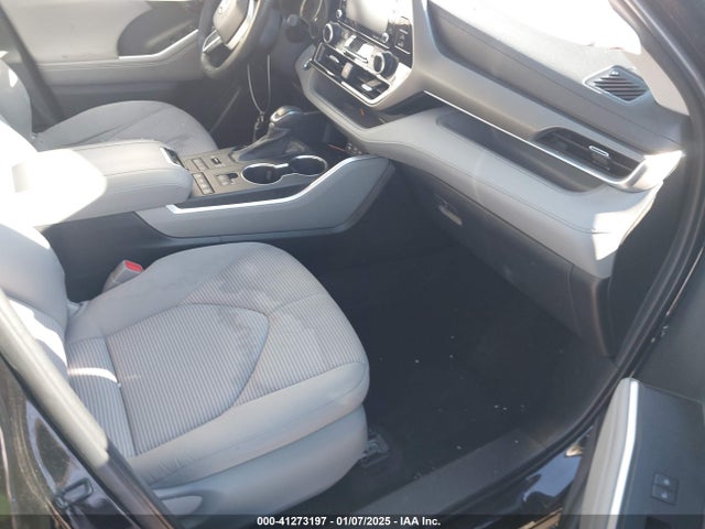 5TDBZRBH7NS574122 Toyota Highlander Le