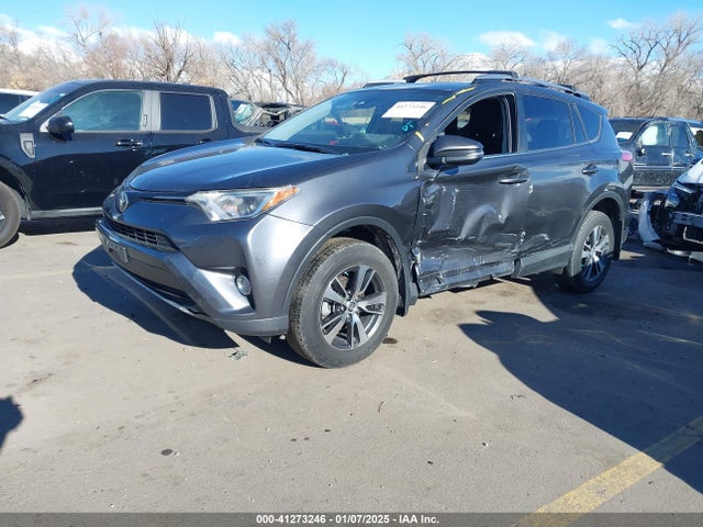 JTMRFREVXJD241525 Toyota Rav4 Adventure/xle