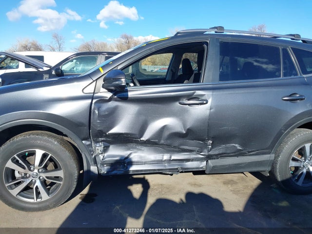 JTMRFREVXJD241525 Toyota Rav4 Adventure/xle