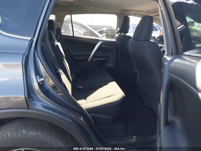 JTMRFREVXJD241525 Toyota Rav4 Adventure/xle