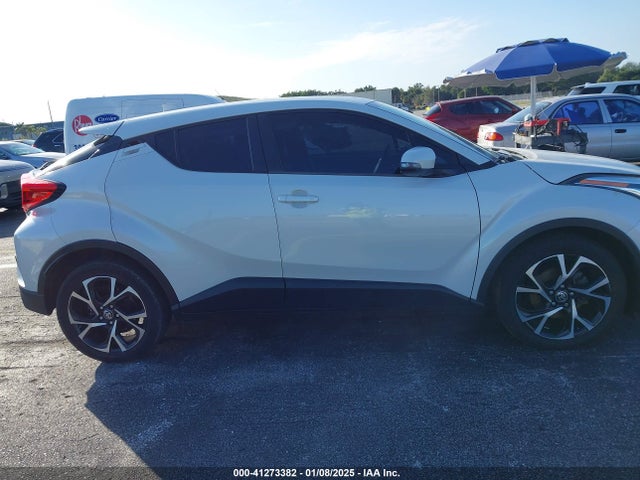 Toyota C-HR XLE 2021 NMTKHMBX0MR123981 Image 13