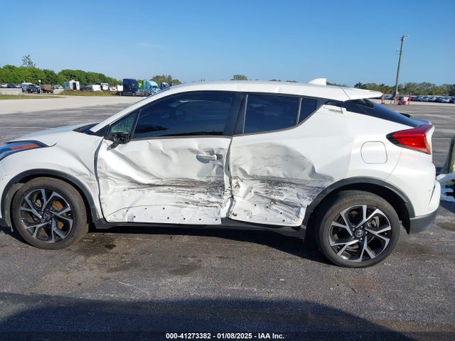 Toyota C-HR XLE 2021 NMTKHMBX0MR123981 Image 14