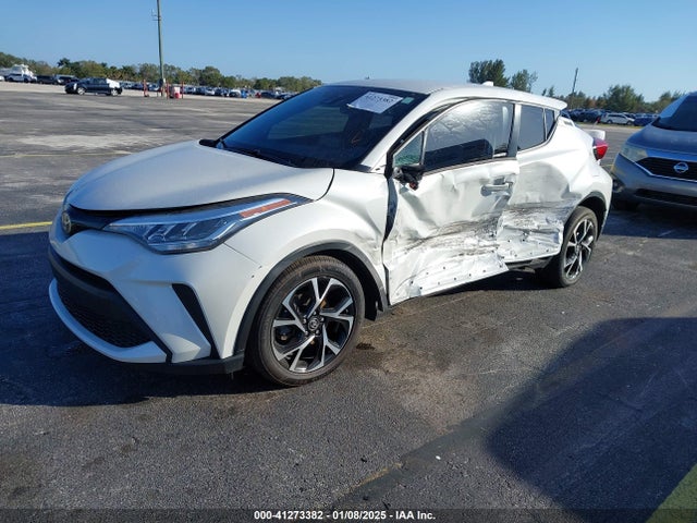 Toyota C-HR XLE 2021 NMTKHMBX0MR123981 Image 2
