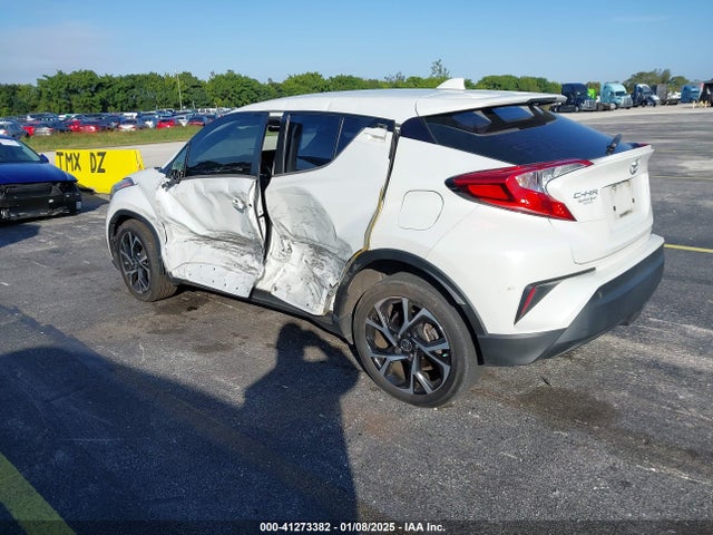 Toyota C-HR XLE 2021 NMTKHMBX0MR123981 Image 3