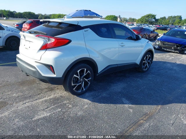 Toyota C-HR XLE 2021 NMTKHMBX0MR123981 Image 4