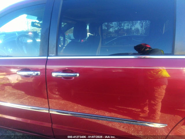 2C4RC1GG0ER329317 Chrysler Town & Country Limited