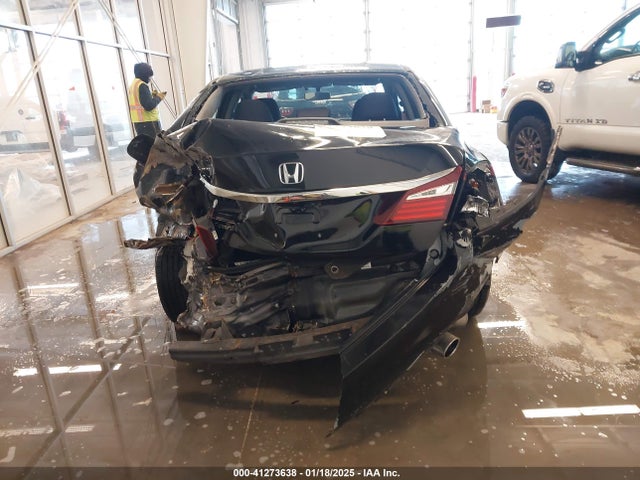1HGCR2F3XHA281313 Honda ACCORD LX