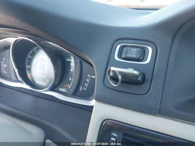 YV4902NK7F1225870 Volvo Xc70 T6