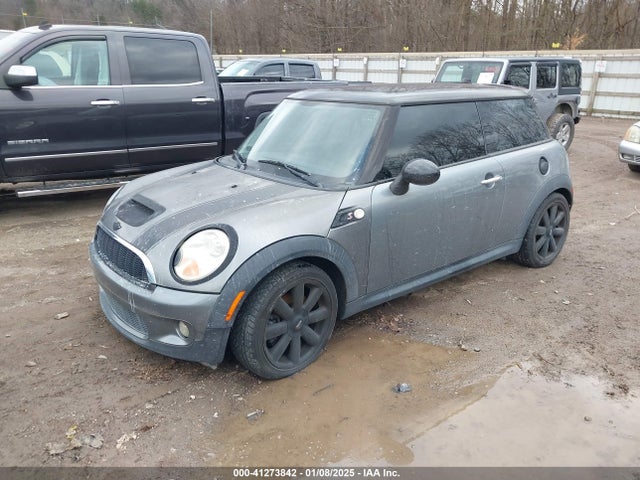 2007 MINI COOPER S WMWMF73587TT82266 Photo 1