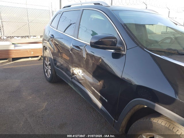 1C4PJLCB9FW761223 Jeep Cherokee Latitude