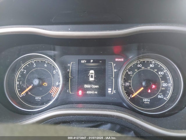 1C4PJLCB9FW761223 Jeep Cherokee Latitude