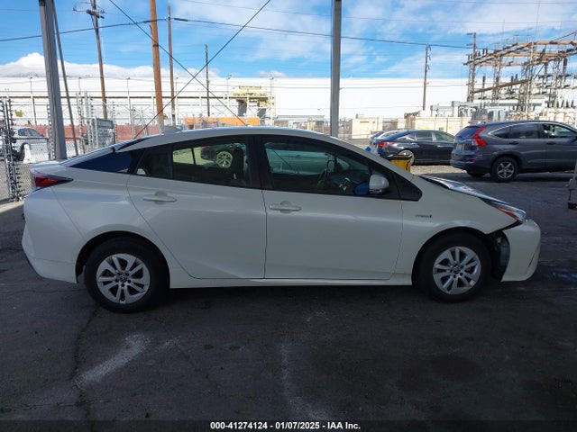 Toyota Prius Two 2017 JTDKBRFU4H3032283 Image 13