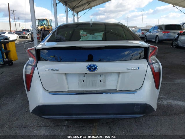 Toyota Prius Two 2017 JTDKBRFU4H3032283 Image 16