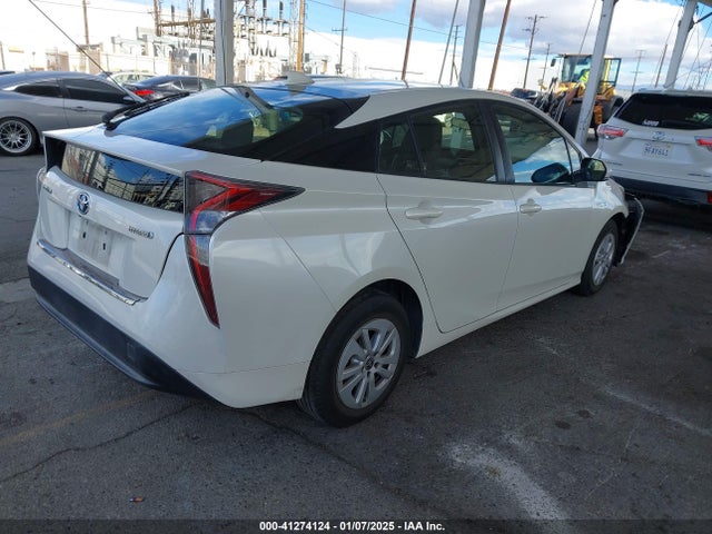 Toyota Prius Two 2017 JTDKBRFU4H3032283 Image 4