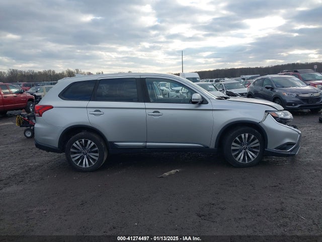 JA4AZ3A38KZ045393 Mitsubishi Outlander Se