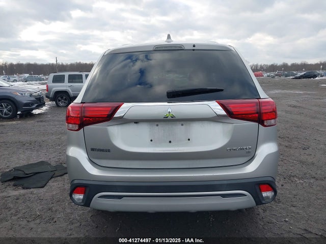 JA4AZ3A38KZ045393 Mitsubishi Outlander Se