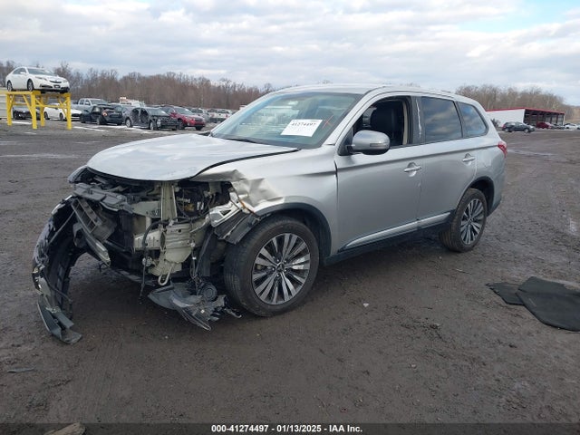 JA4AZ3A38KZ045393 Mitsubishi Outlander Se