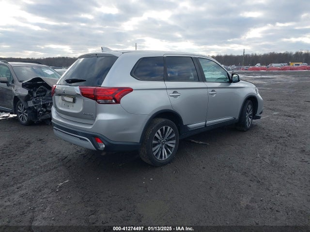 JA4AZ3A38KZ045393 Mitsubishi Outlander Se