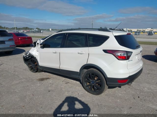 1FMCU0J9XHUB85995 Ford Escape Titanium